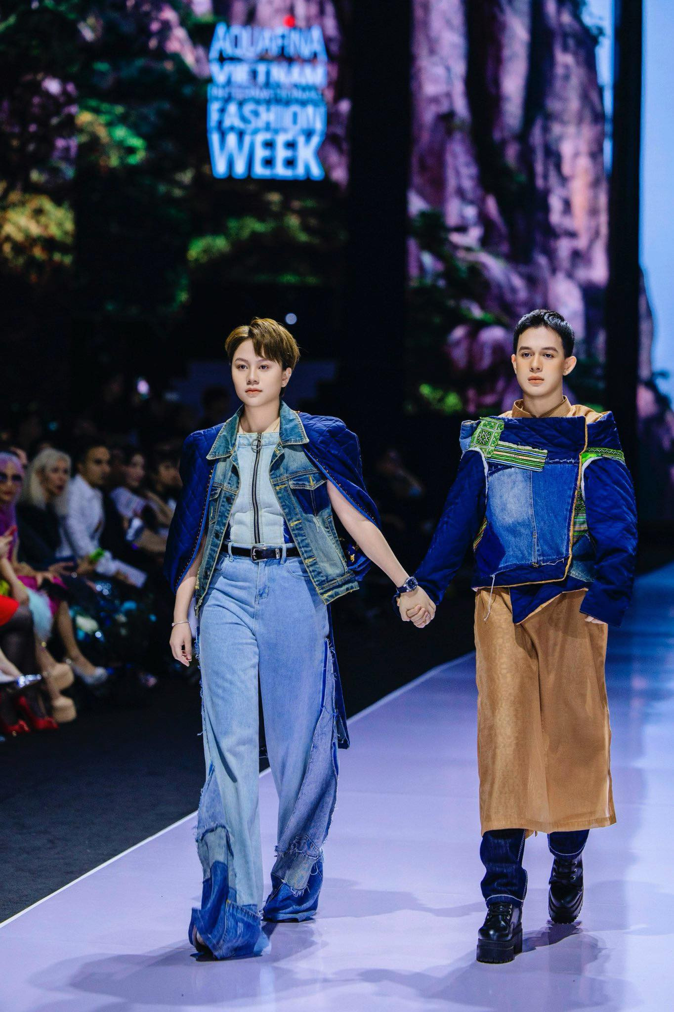 Quang Anh và Bảo Hân nắm tay tình tứ, Thanh Lam diễn xuất thần trên sàn catwalk