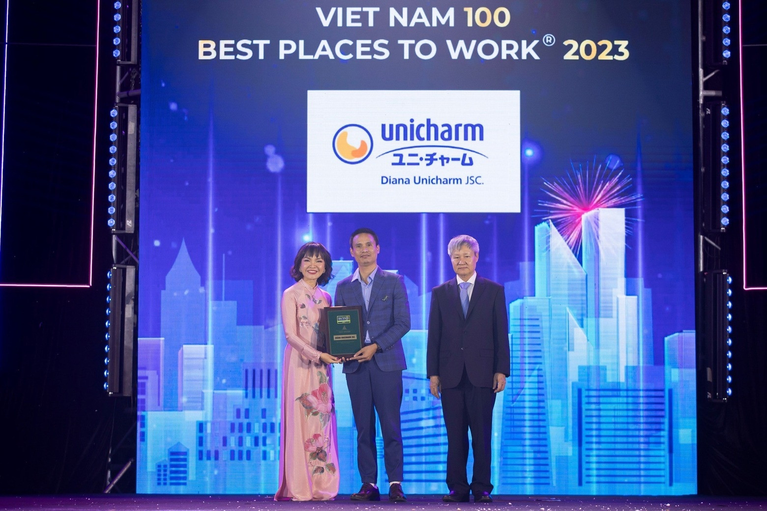 Diana Unicharm được vinh danh trong Top 100 nơi làm việc tốt nhất Việt Nam 2023