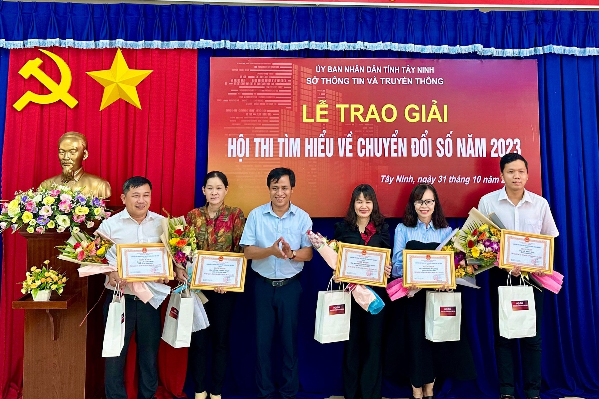 Tây Ninh trao giải Hội thi “Tìm hiểu về Chuyển đổi số năm 2023”