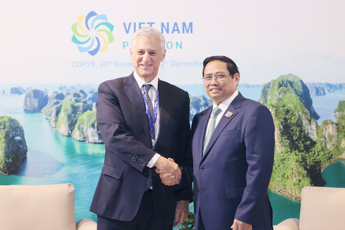 Thủ tướng đề nghị Ngân hàng Standard Chartered cho Việt Nam vay ưu đãi