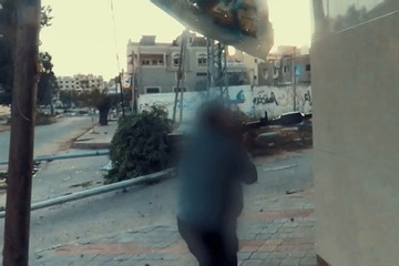 Video lính Hamas tấn công loạt thiết giáp Israel bên trong đô thị ở Gaza