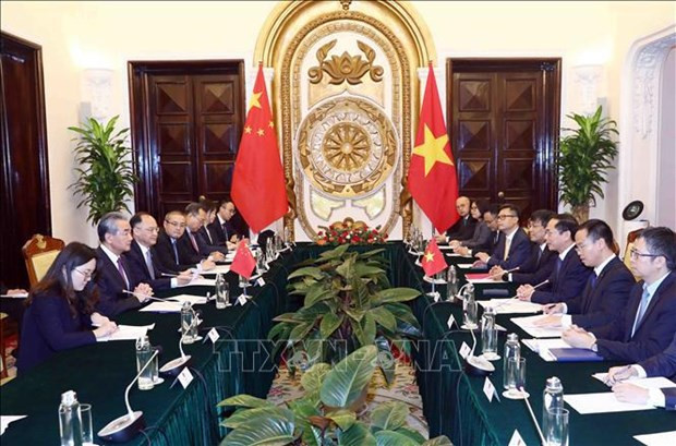 Vietnamese, Chinese Foreign Ministers hold talks hinh anh 1
