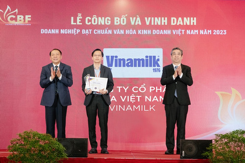 Vinamilk đạt chứng nhận ‘Doanh nghiệp đạt chuẩn văn hóa kinh doanh Việt Nam’