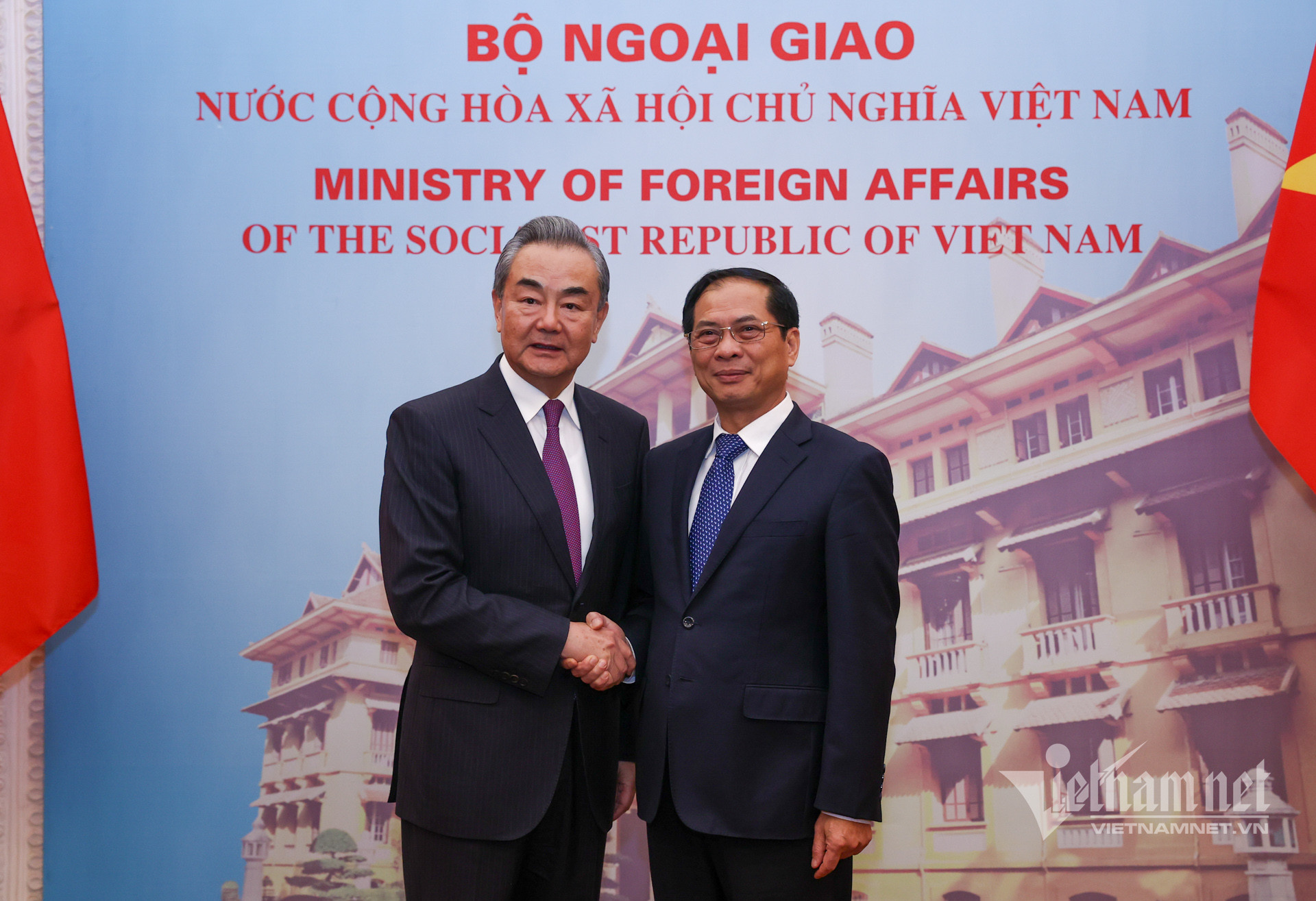 vuong nghi bui thanh son 4873.jpg