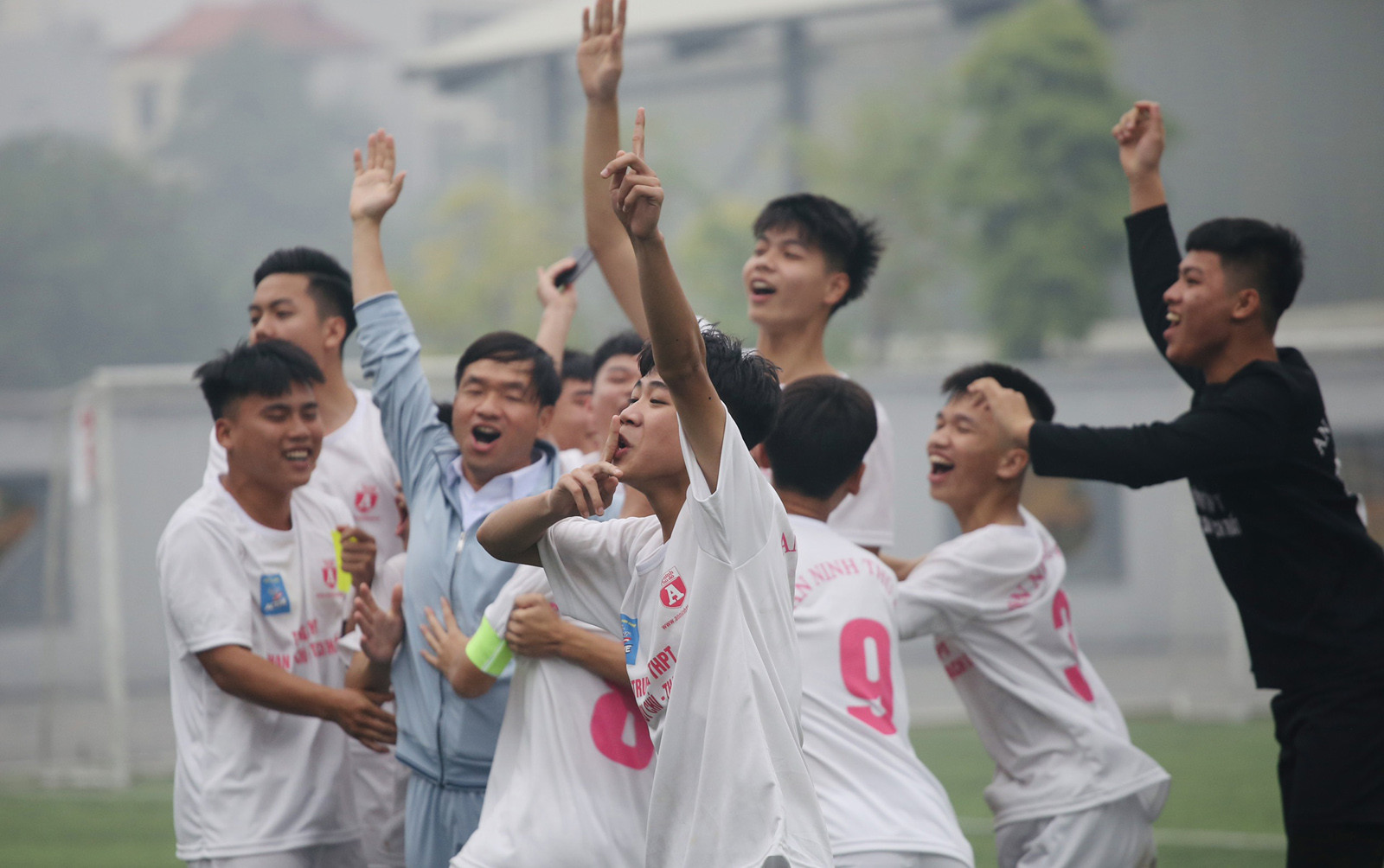 bong da hoc sinh 1.jpg