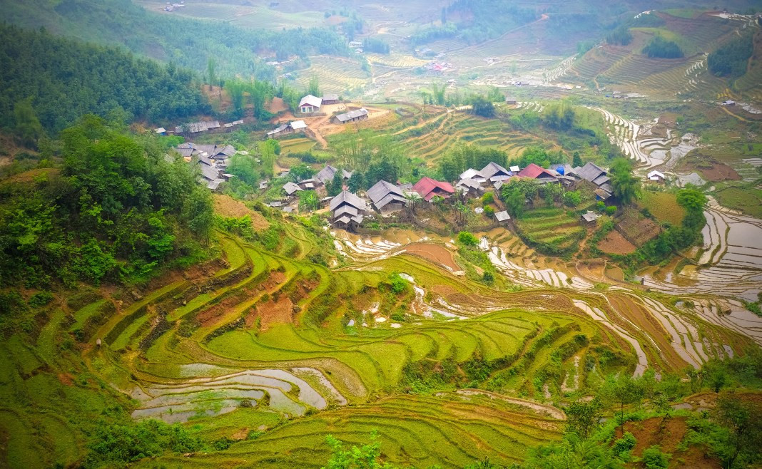 ﻿Conquering Ky Quan San Mountain range