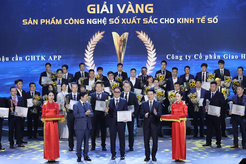 GHTK đạt giải Vàng Sản phẩm công nghệ số xuất sắc Make in Vietnam 2023