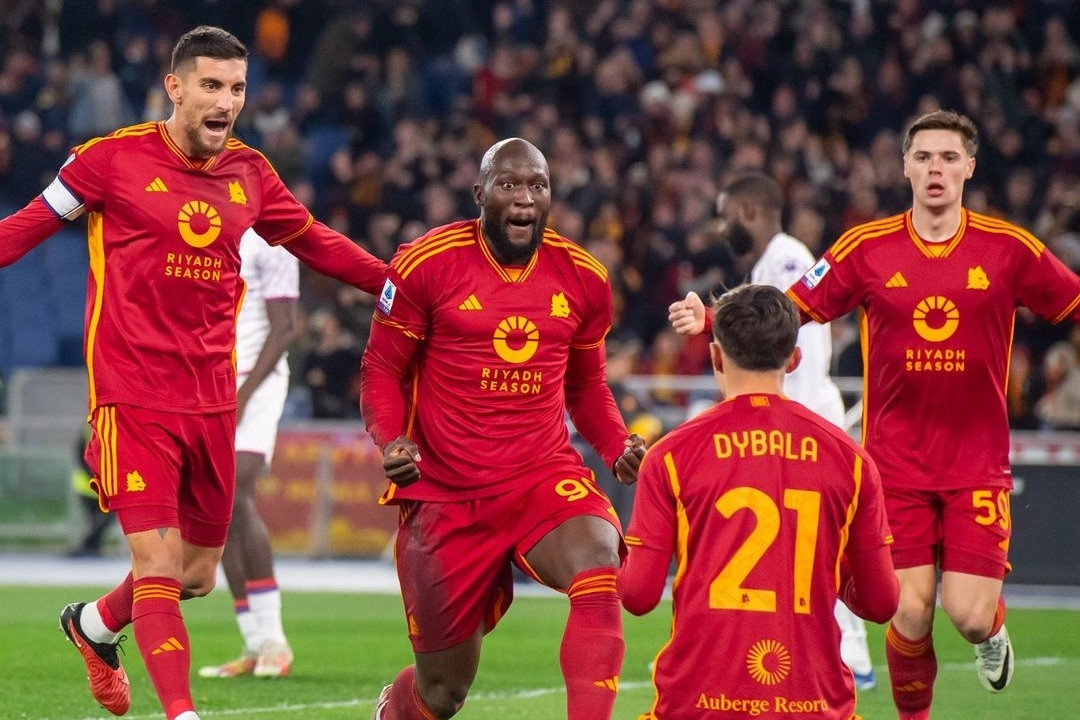 Lukaku ghi bàn rồi bị đuổi, Roma đánh rơi chiến thắng