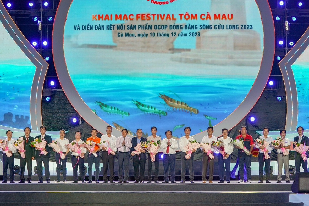 Nam A Bank đồng hành cùng Festival tôm Cà Mau