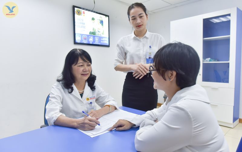 1 doi ngu chuyen gia medlatec.jpg