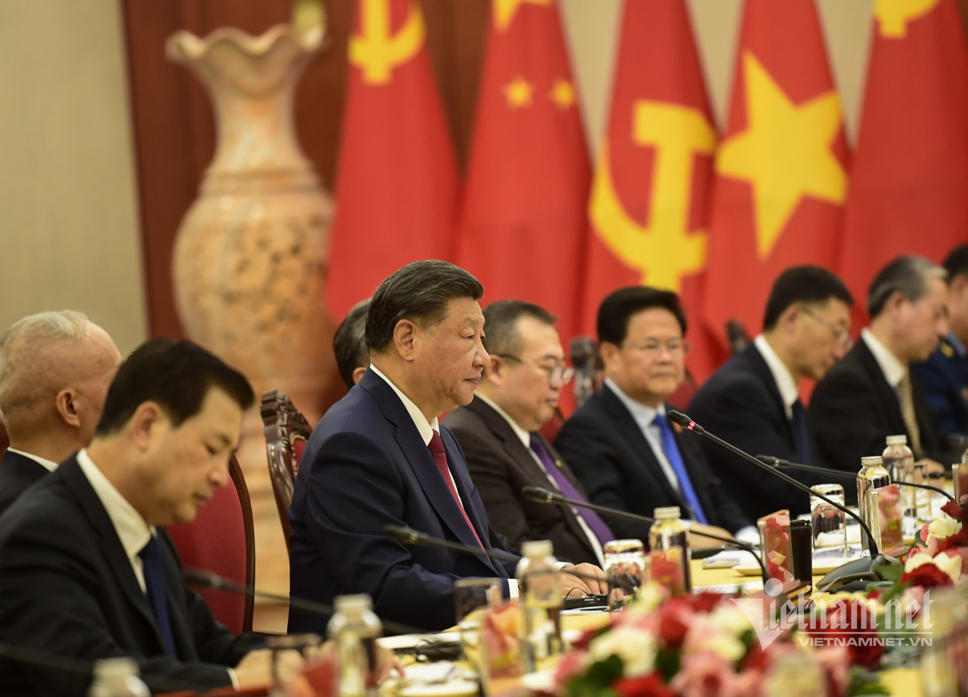 bat tay hoi dam 2.jpg