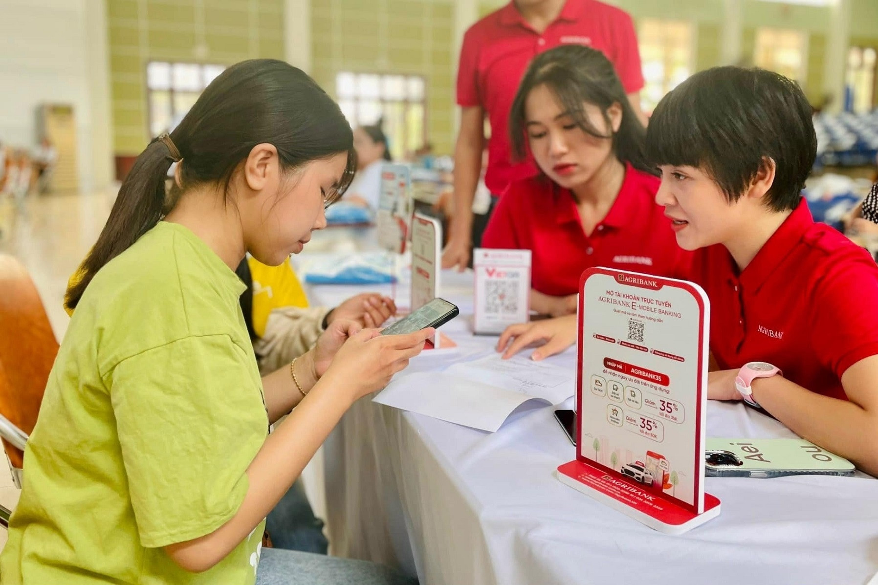 Lãi suất hôm nay 12/12/2023: Agribank và VietinBank giữ lãi suất 'cặp bài trùng'