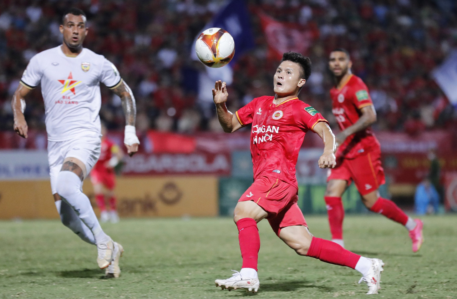 Tuyển Việt Nam: Quang Hải mang điềm lành, ông Troussier cần thêm gì?