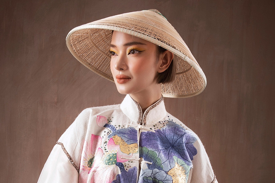 Châu Bùi hoá 'nàng thơ' với áo dài sợi dứa