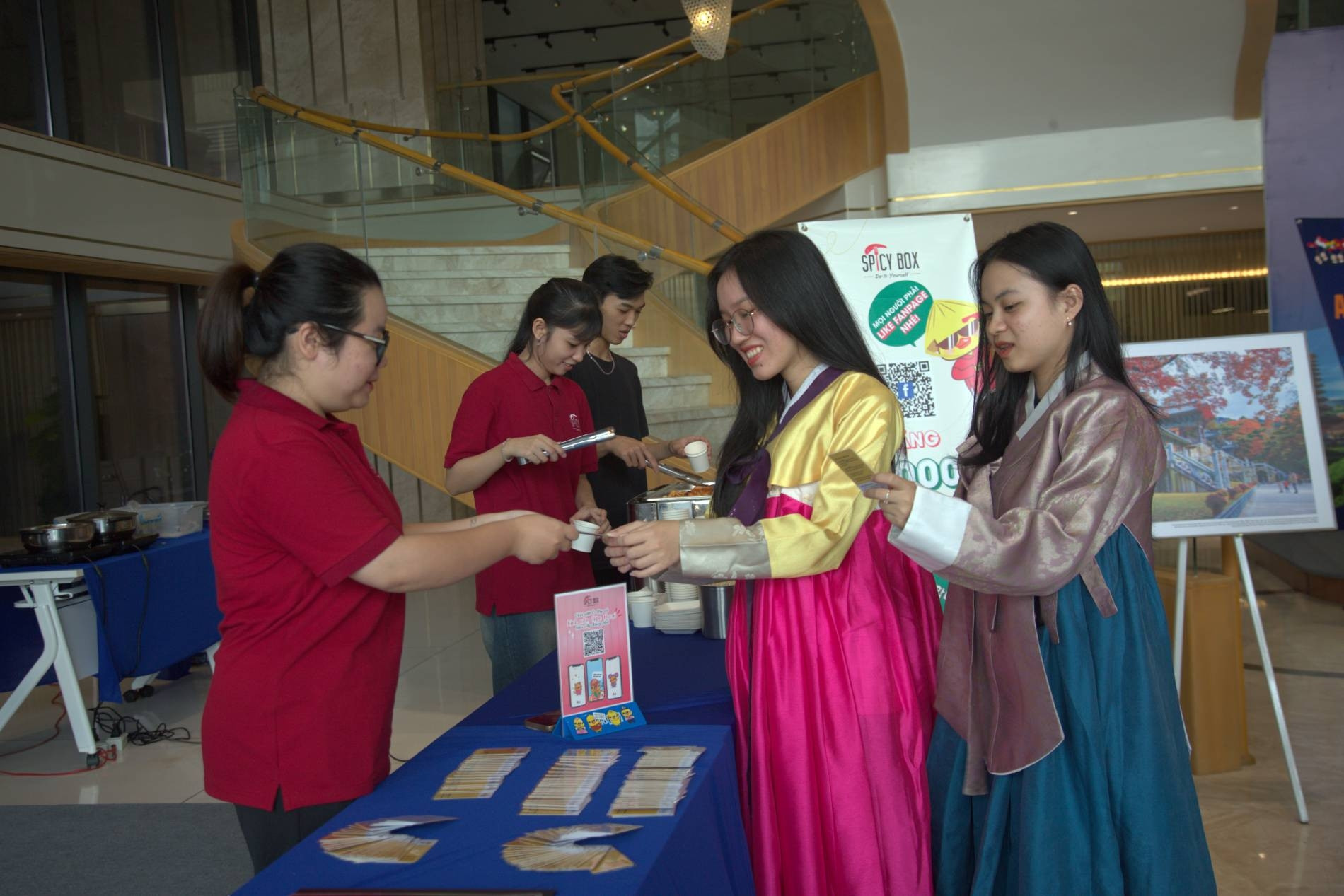 Giao lưu văn hóa ASEAN - Hàn Quốc thu hút giới trẻ