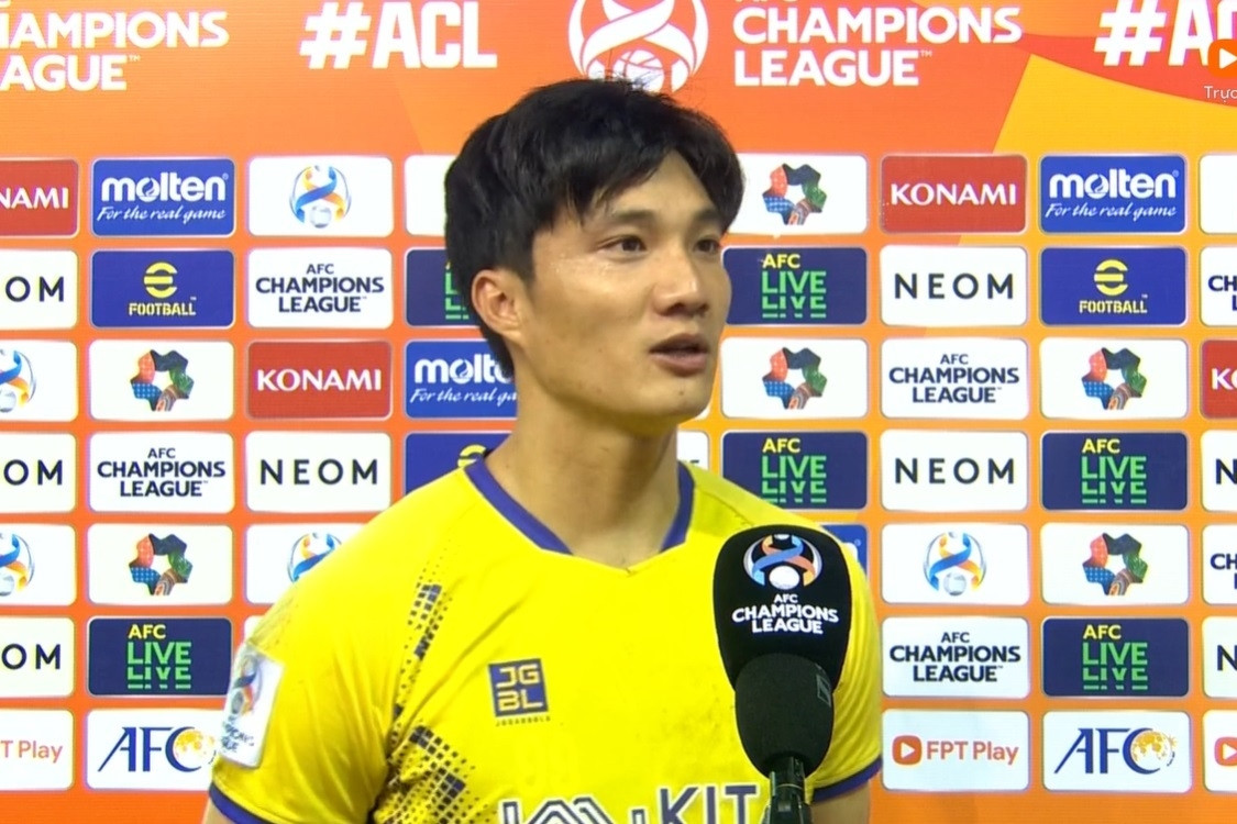 Hanoi FC goalkeeper Van Hoang praised by AFC