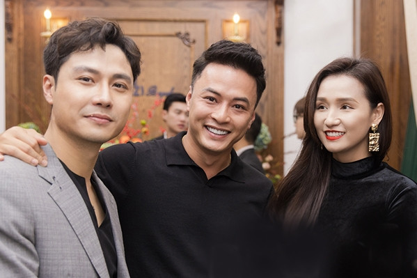 Hồng Đăng tươi rói dự sự kiện cùng Lã Thanh Huyền, Thanh Sơn