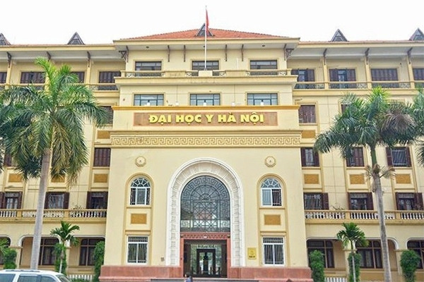 Ngôi trường ở Việt Nam từng có nhiều bác sĩ nước ngoài là hiệu trưởng