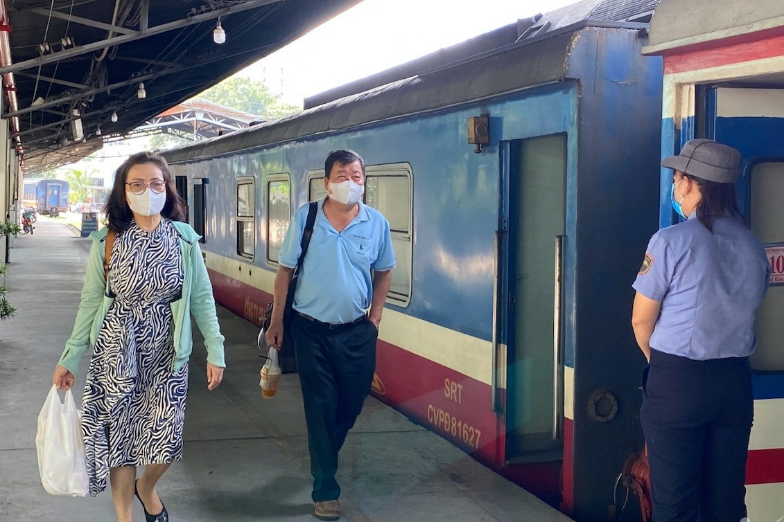 Tăng giá 3-10%, vé tàu Tết những ngày cao điểm đã bán hết