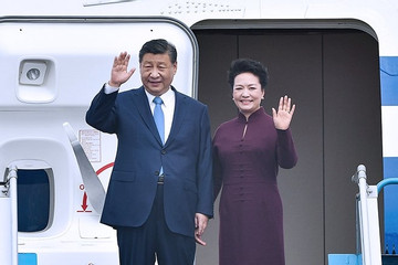 Tổng Bí thư, Chủ tịch Trung Quốc Tập Cận Bình và phu nhân bắt đầu chuyến thăm Việt Nam