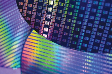 TSMC giữ vững ngôi vương, Intel lần đầu lọt top 10 lĩnh vực đúc chip