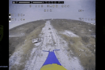 Video UAV Ukraine bắn nổ robot quân sự của Nga gần Avdiivka