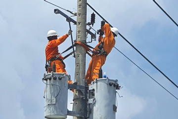 Vietnam mulls importing more electricity from Laos