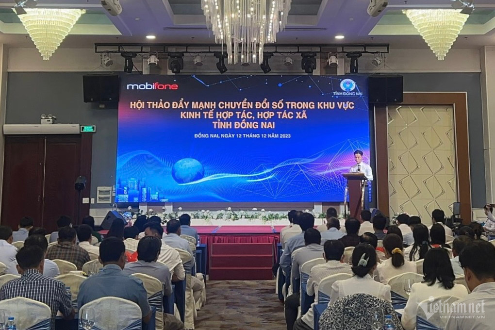Toàn cảnh buổi hội thảo. 