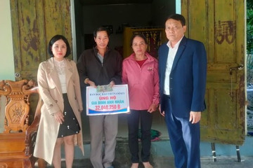Cha con anh Nhân được bạn đọc VietNamNet ủng hộ hơn 32 triệu đồng