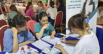 Labor market in HCMC goes from 'massive laying off' to ‘bustling hiring’