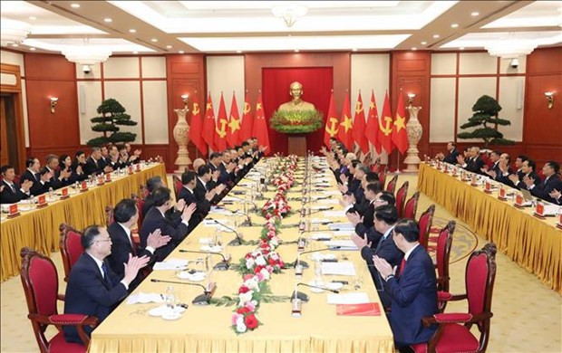 Vietnamese, Chinese Party leaders hold talks