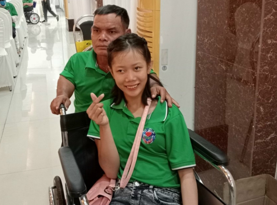 anh 10 chuyen tinh lech tuoi.jpg