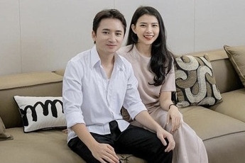 Cận cảnh căn nhà 3 tầng mới xây của tác giả 'Ngày chưa giông bão' và vợ hotgirl