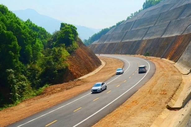 Đầu tư hơn 1.600 tỷ đồng làm đường Hồ Chí Minh qua Thái Nguyên, Tuyên Quang