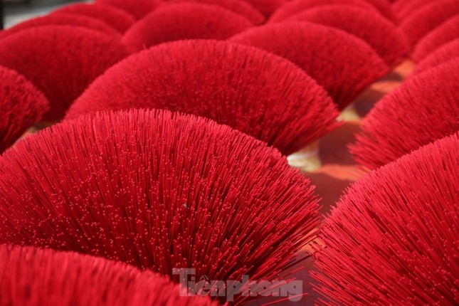 ho chi minh city s 100-year-old incense-making village busy ahead of tet picture 1