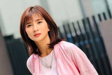 Kim Tuyến: Mẹ đơn thân gợi cảm, nhận danh hiệu NSƯT ở tuổi 36