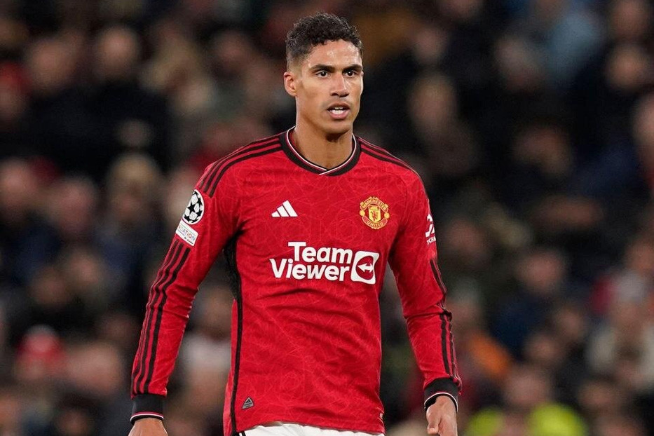 MU đối diện nguy cơ mất trắng Raphael Varane