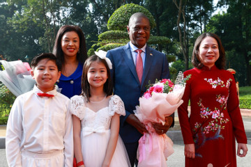 Phó Chủ tịch nước chủ trì lễ đón Phó Tổng thống Nam Phi và phu nhân