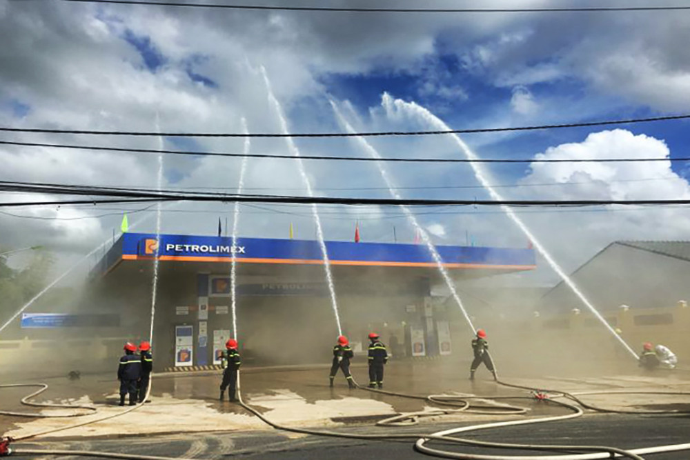 12 e1700704465596 copy.jpg