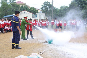 Thái Nguyên lan tỏa phong trào 'nhà tôi có bình chữa cháy'