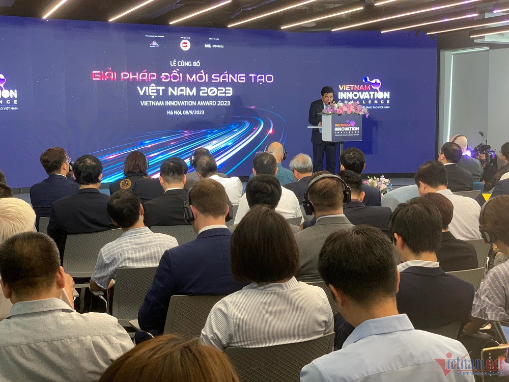 w doi moi sang tao 1 885.jpg