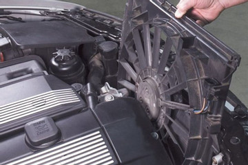 Nếu xe có 5 dấu hiệu sau, quạt tản nhiệt của động cơ có thể đã hỏng