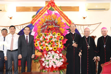 Phó Thủ tướng Trần Lưu Quang mừng Giáng sinh giáo phận đông giáo dân nhất
