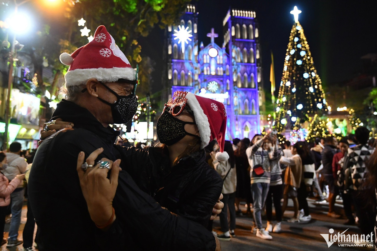 Mẫu Sơn hạ còn 1,2 độ, Hà Nội khả năng rét nhất vào đêm Noel