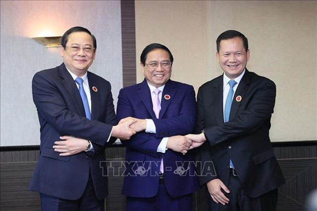 Vietnam, Laos, Cambodia pledge to boost solidarity in ensuring security hinh anh 1