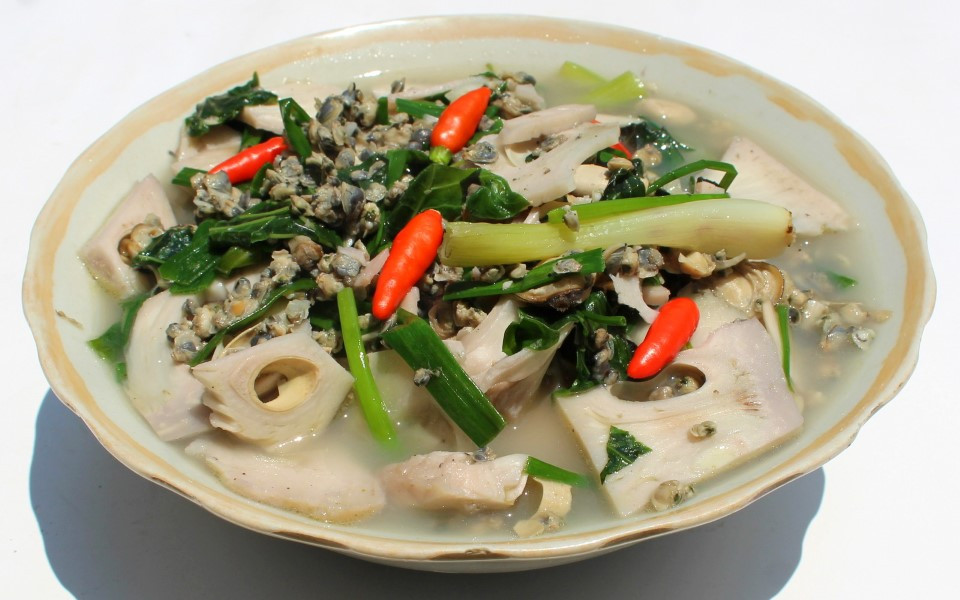 canh hen nau mit non.jpg