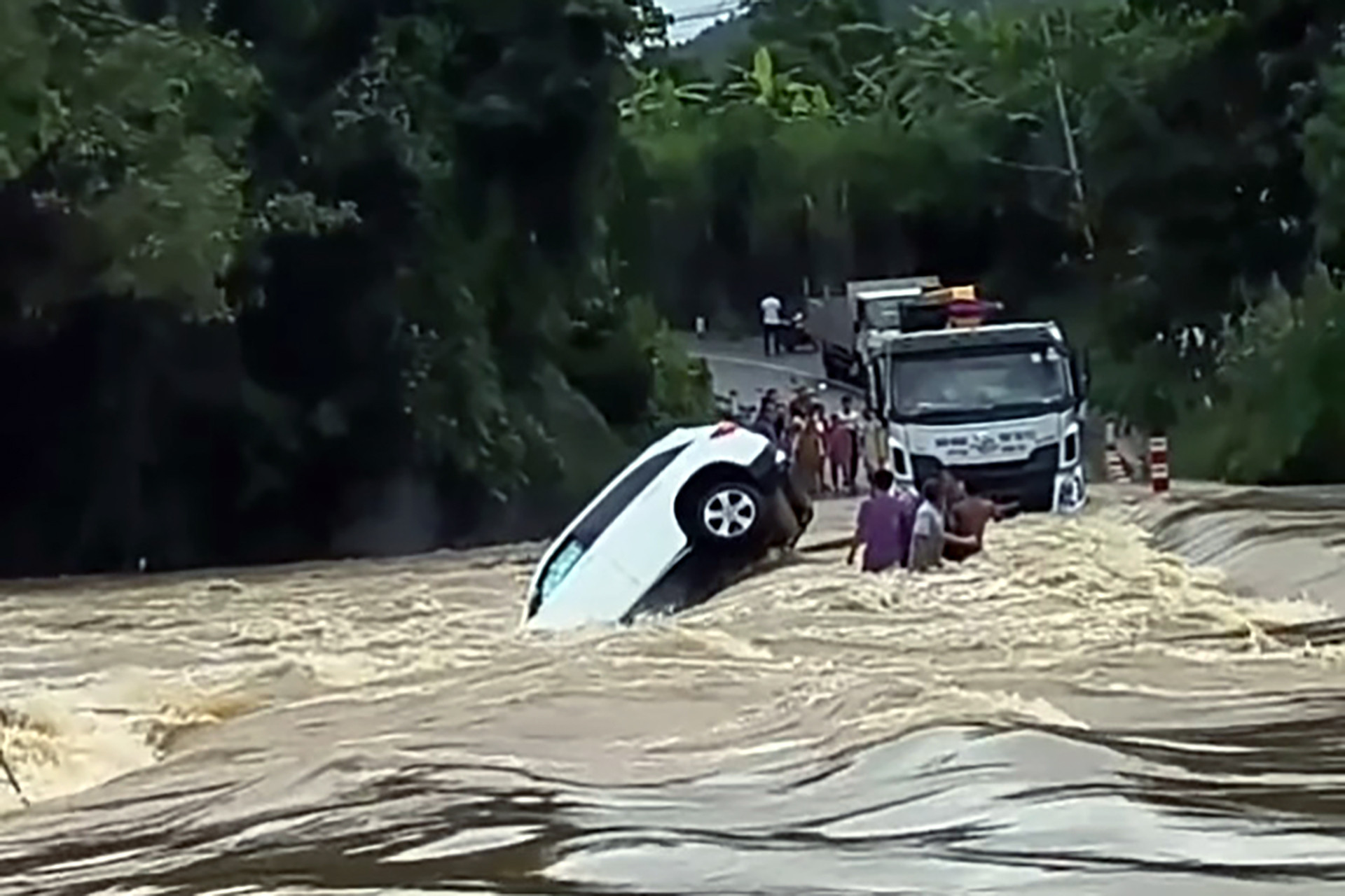 o to bi nuoc cuon.jpg