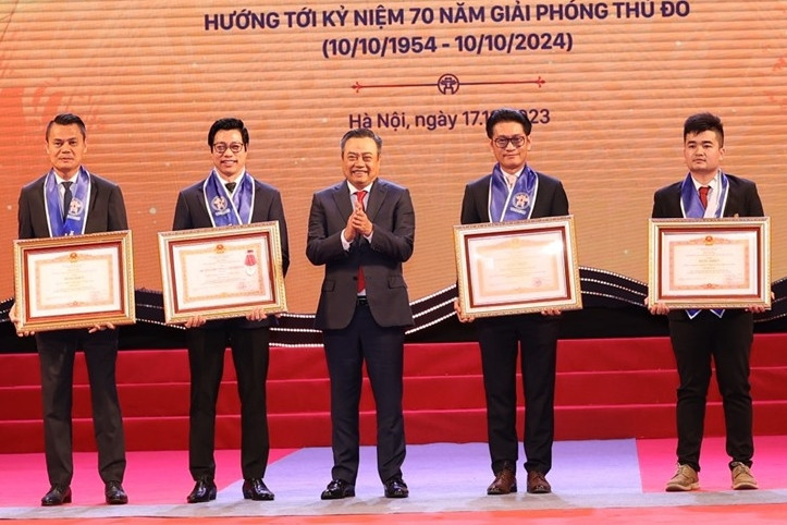 Tôn vinh doanh nhân, doanh nghiệp Thăng Long