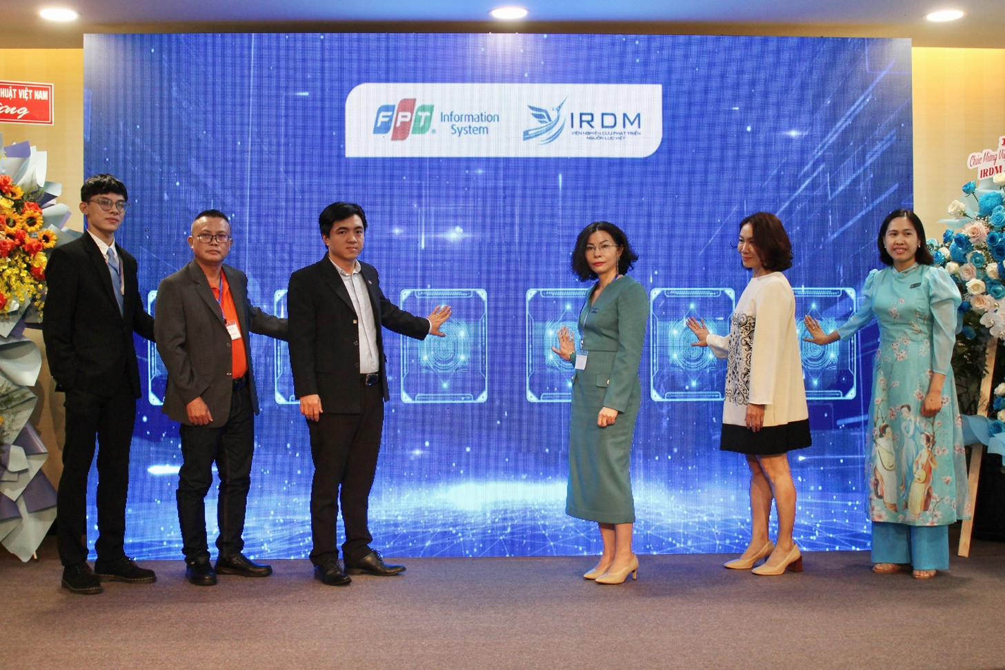 IRDM cùng FPT IS vận hành Nền tảng tự học thông minh IRDM Smart Learning