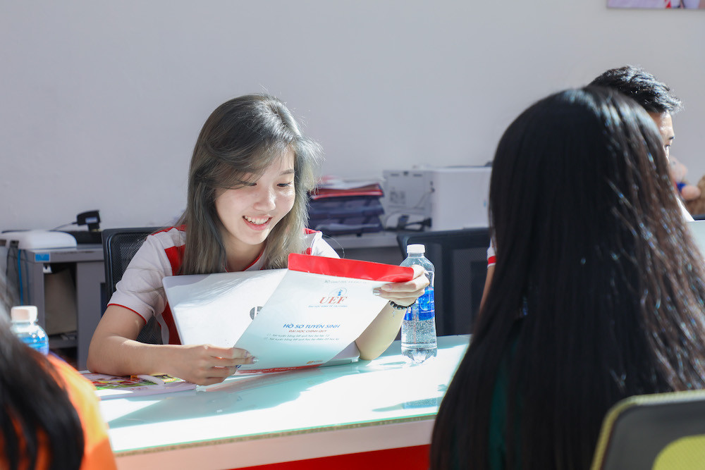 nhanhoso hocba 3.jpg